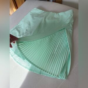 Lululemon Peek Pleat Skirt Ideal Mint size 4